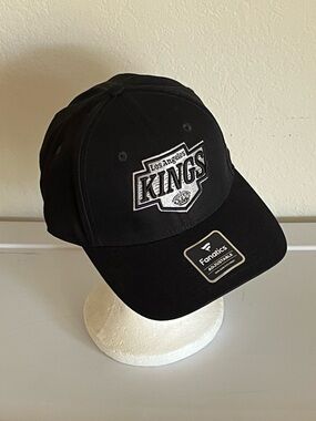 LA Kings Fanatics Hat Black Silver Adjustable Strap NWT